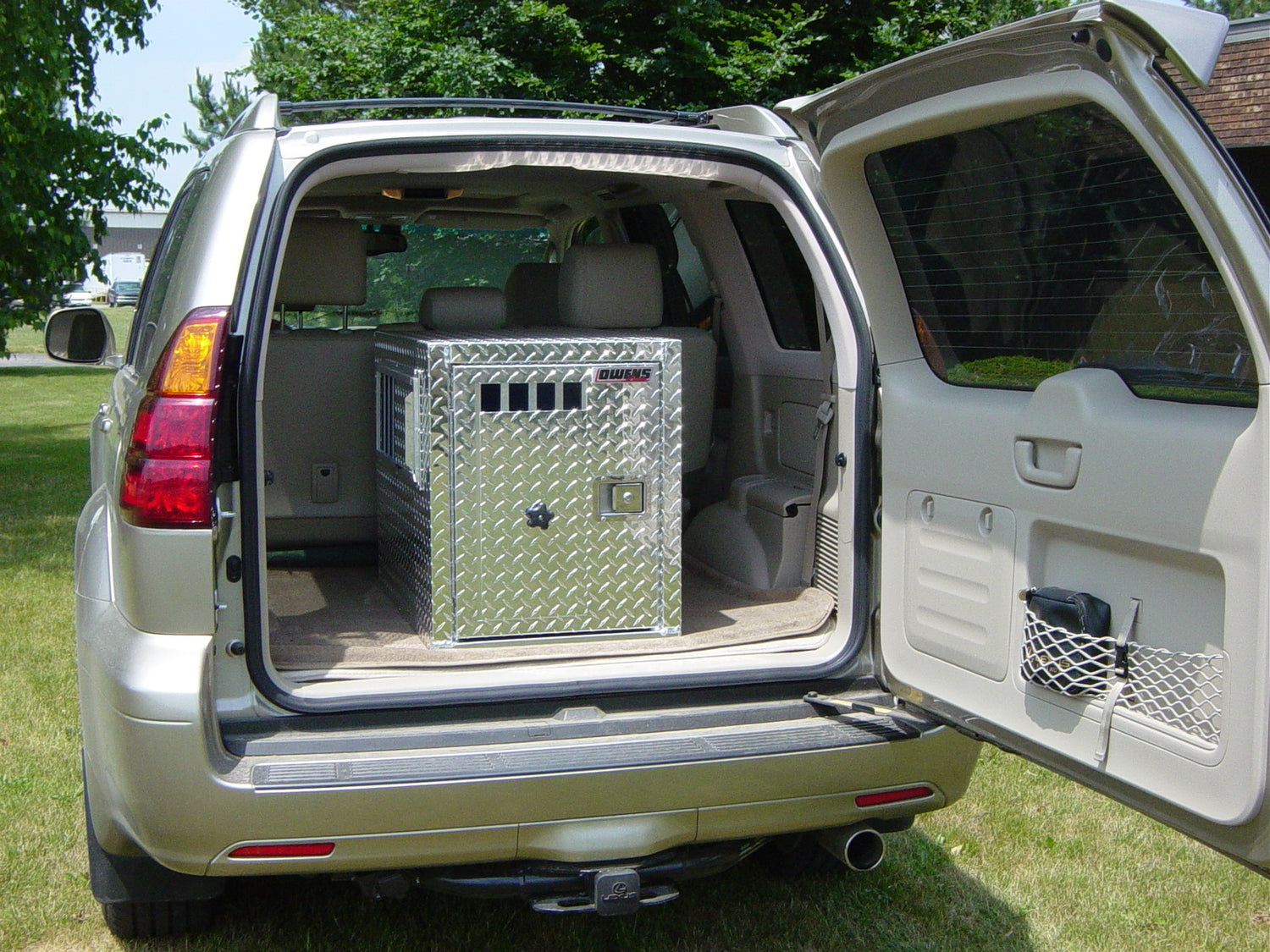 Dog Box 55015 Hunter Series Single Compartment / 20 W x 30 D x 24 H / Standard Vents / Diamond Tread Aluminum / Owens Products