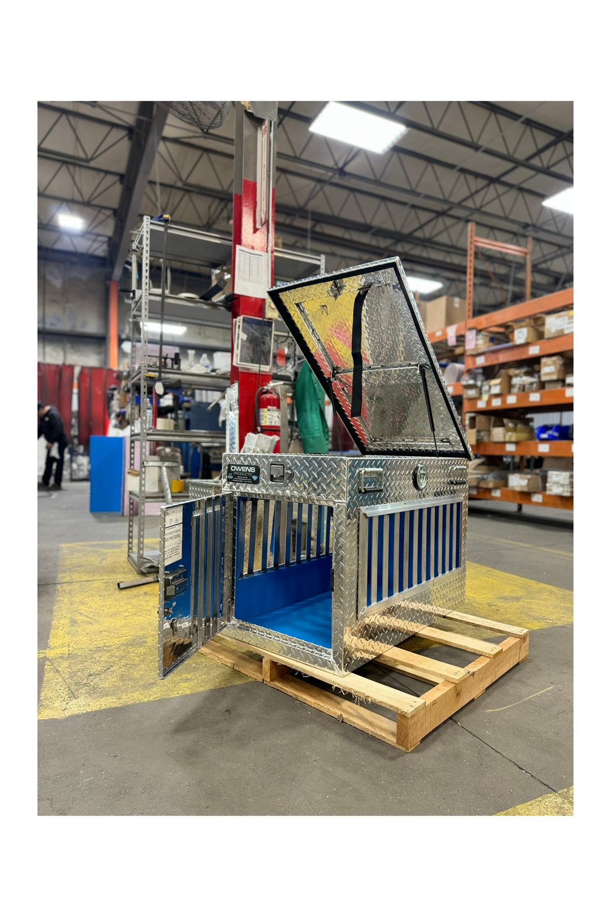 Dog Box 55065 Hunter Series Single Compartment with Top Storage / All Seasons Vents / Diamond Tread Aluminum / Owens Products