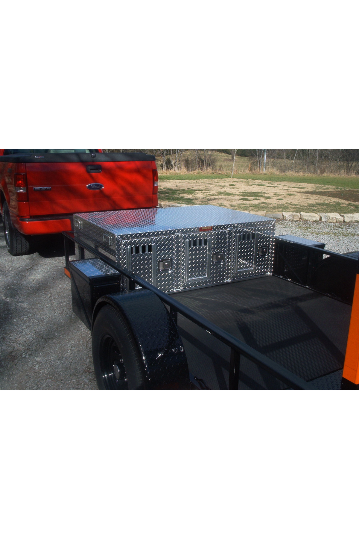 Dog Box 55075 Hunter Series Triple Compartment / 58 W X 40 D X 20 H / Without Wheel Well Notches / All Seasons Rear Vents / Diamond Tread Aluminum / Owens Products - K9 Dog Boxes