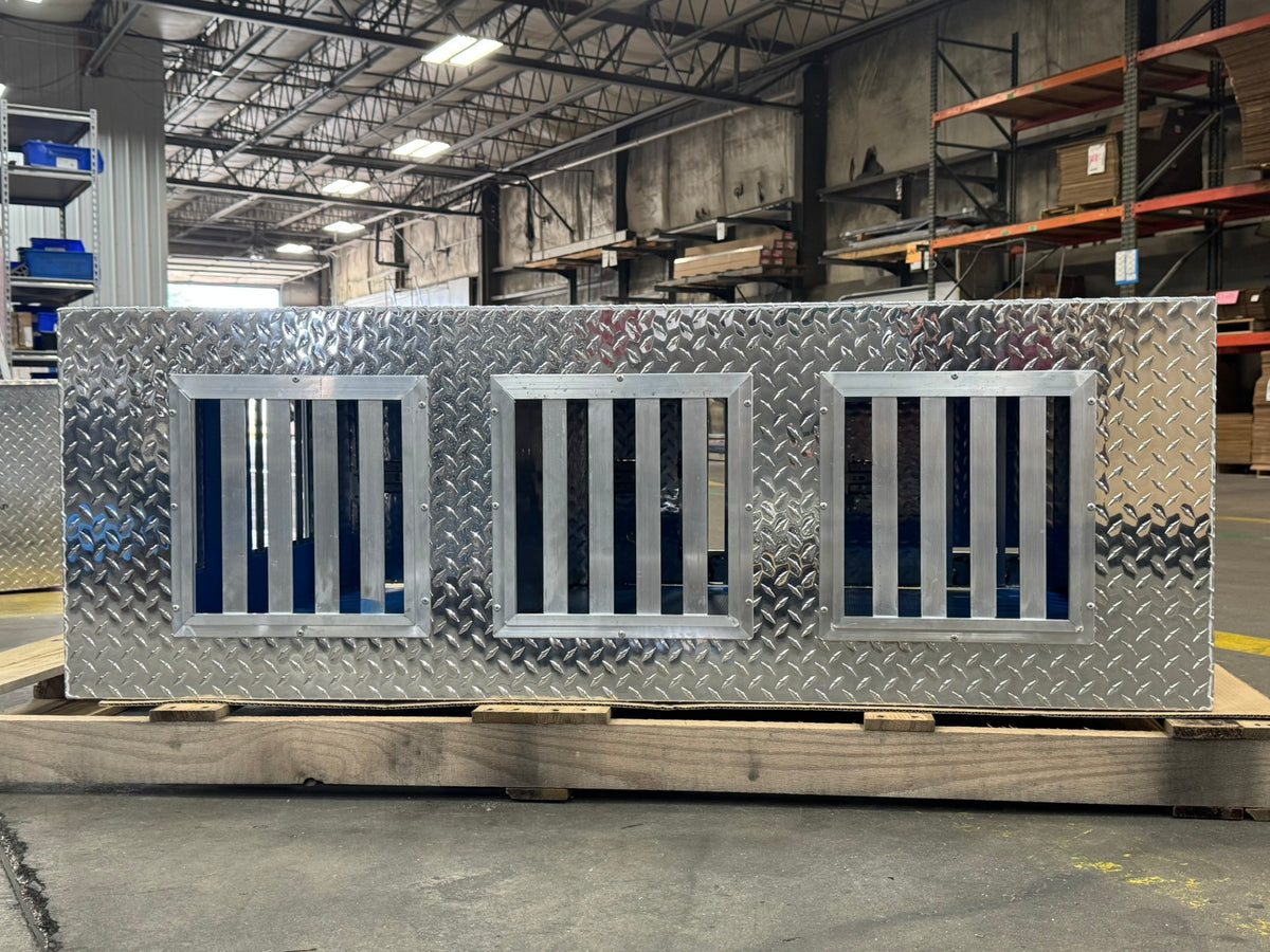 Dog Box 55075V Hunter Series Triple Compartment / 58 W X 40 D X 20 H / Without Wheel Well Notches / Side Vents & All Seasons Rear Vents / Diamond Tread Aluminum / Owens Products