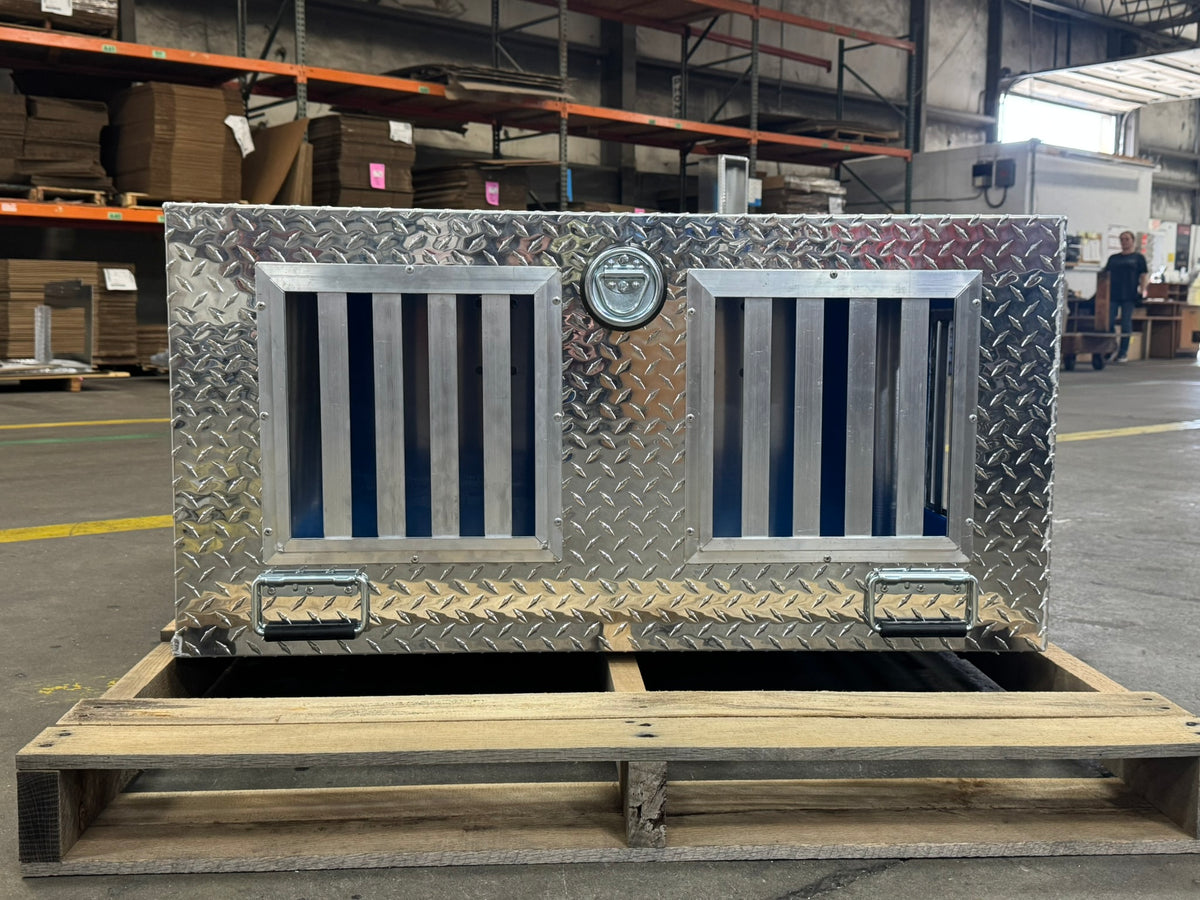 Dog Box 55075V Hunter Series Triple Compartment / 58 W X 40 D X 20 H / Without Wheel Well Notches / Side Vents & All Seasons Rear Vents / Diamond Tread Aluminum / Owens Products