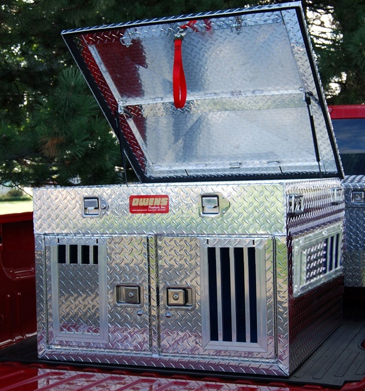 Dog Box 55078 Hunter Series Double Compartment with Top Storage / 38 W x 36 D x 26 H / Shallow / Standard Vents / Diamond Tread Aluminum / Owens Products