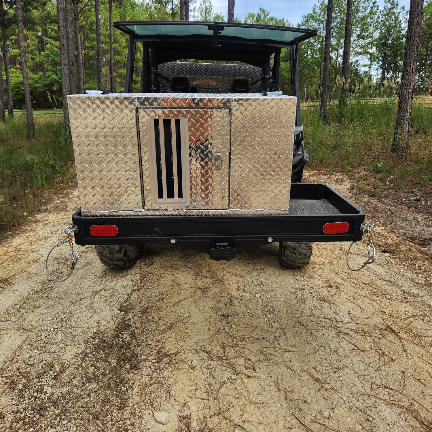 Dog Box 55110 Single Compartment Dog Box / 34 W X 20 D X 22 H / All Season Vents / Diamond Tread Aluminum / Owens Products