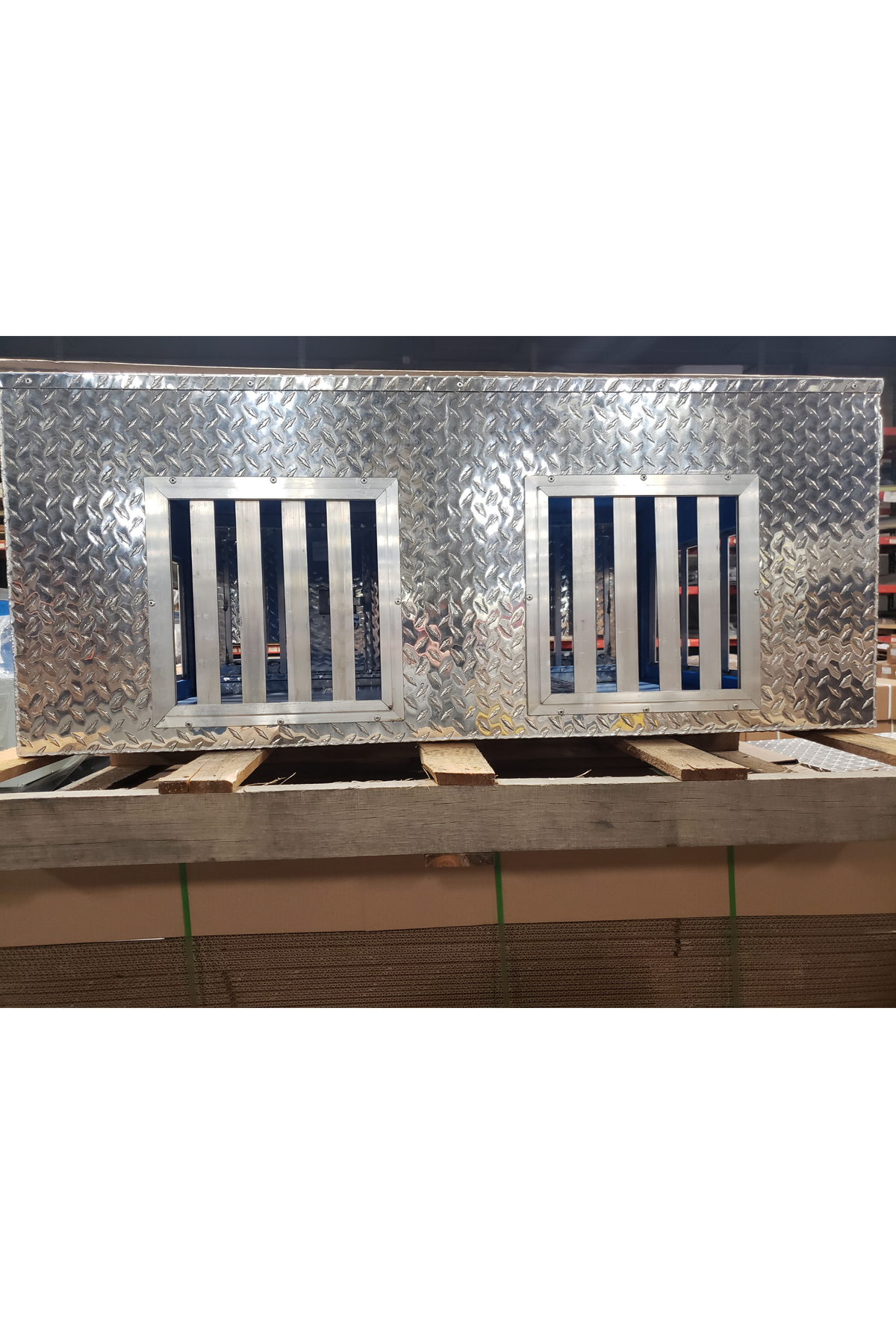 Dog Box 55477 Hunter Series Shallow Double Compartment / 48 W X 36 D X 20 H / Shallow / All Season Vents / Diamond Tread Aluminum / Owens Products - K9 Dog Boxes