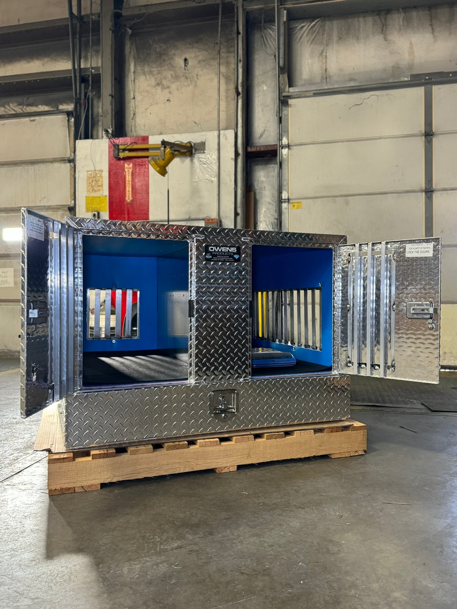 Dog Box 55057W Pro Hunter Series Double Compartment with Bottom Drawer / 46 W x 45 D x 31 H / Tall / All Seasons Vents / Diamond Tread Aluminum / Owens Products