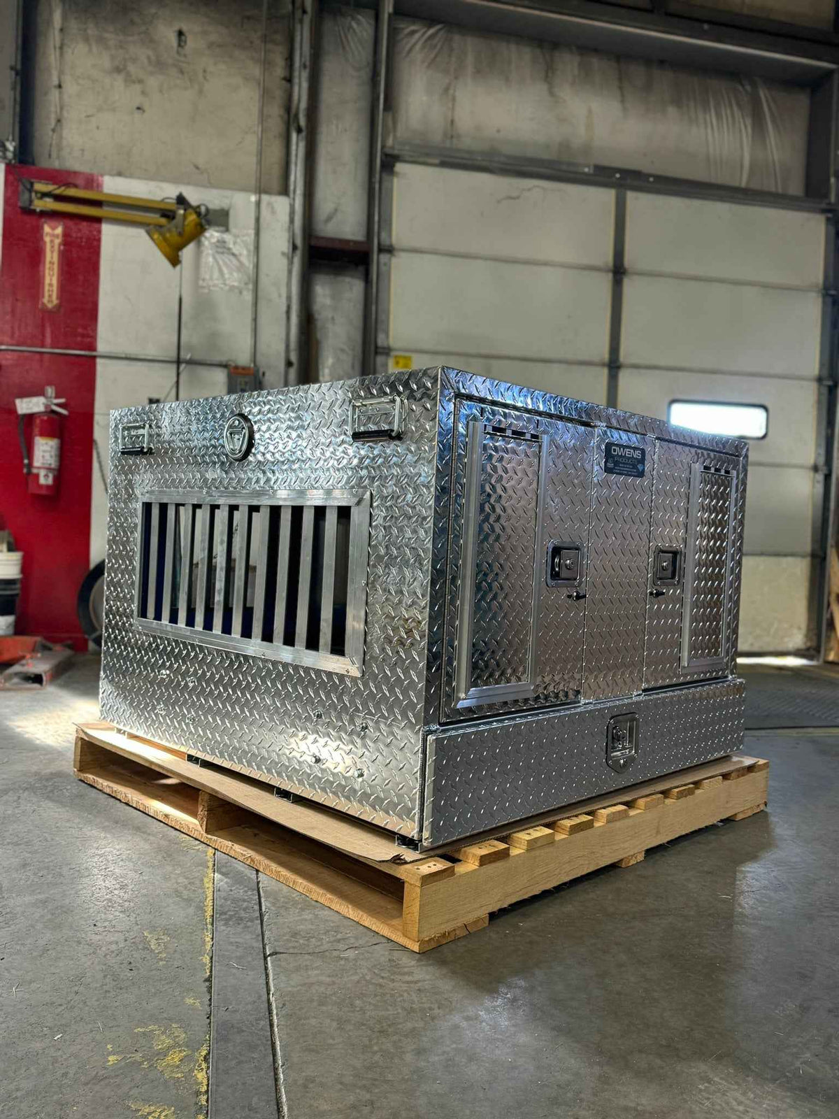 Dog Box 55057W Pro Hunter Series Double Compartment with Bottom Drawer / 46 W x 45 D x 31 H / Tall / All Seasons Vents / Diamond Tread Aluminum / Owens Products