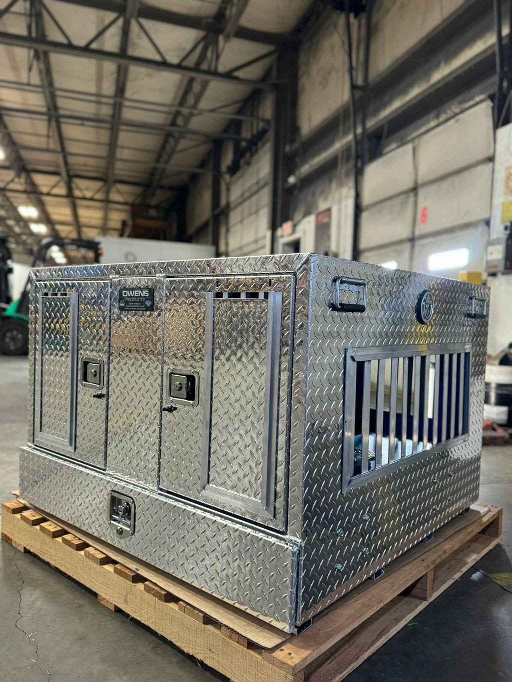 Dog Box 55057W Pro Hunter Series Double Compartment with Bottom Drawer / 46 W x 45 D x 31 H / Tall / All Seasons Vents / Diamond Tread Aluminum / Owens Products