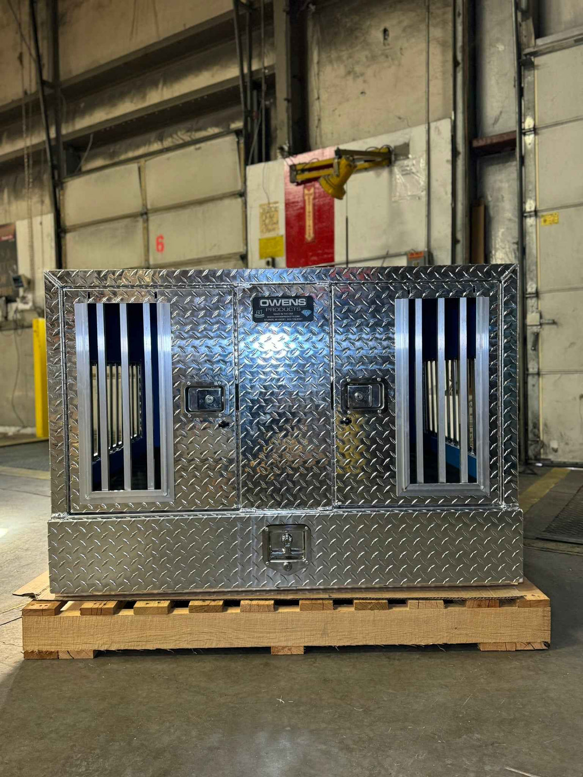 Dog Box 55057W Pro Hunter Series Double Compartment with Bottom Drawer / 46 W x 45 D x 31 H / Tall / All Seasons Vents / Diamond Tread Aluminum / Owens Products