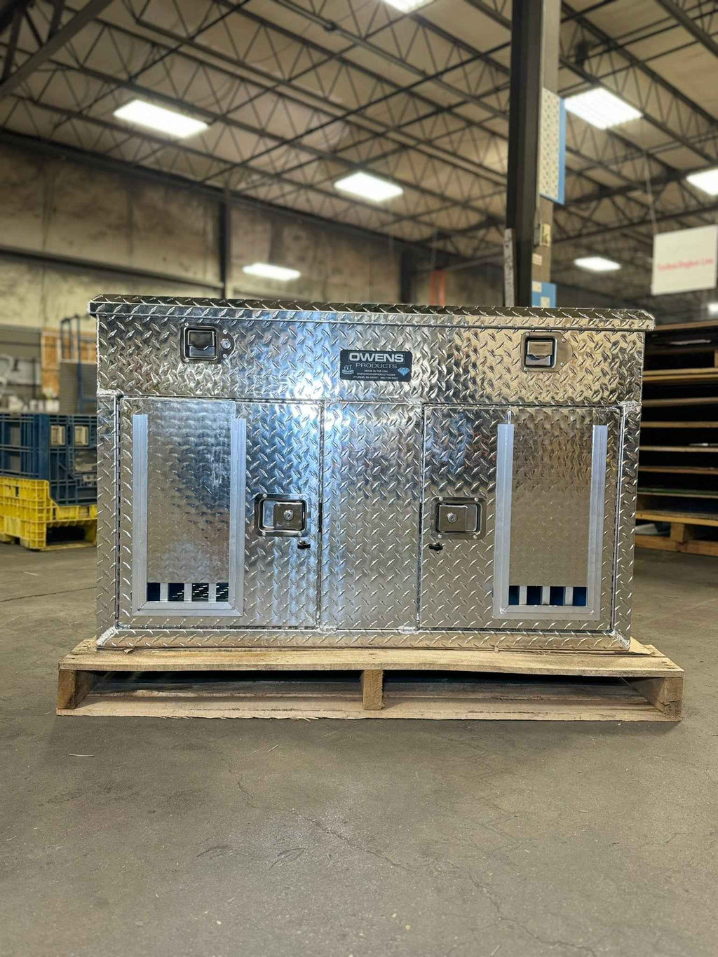Dog Box 55079 Hunter Series Double Compartment with Top Storage / 45 W x 35 D x 29 H / UTV / Standard Vents with Rear Vents / Diamond Tread Aluminum / Owens Products