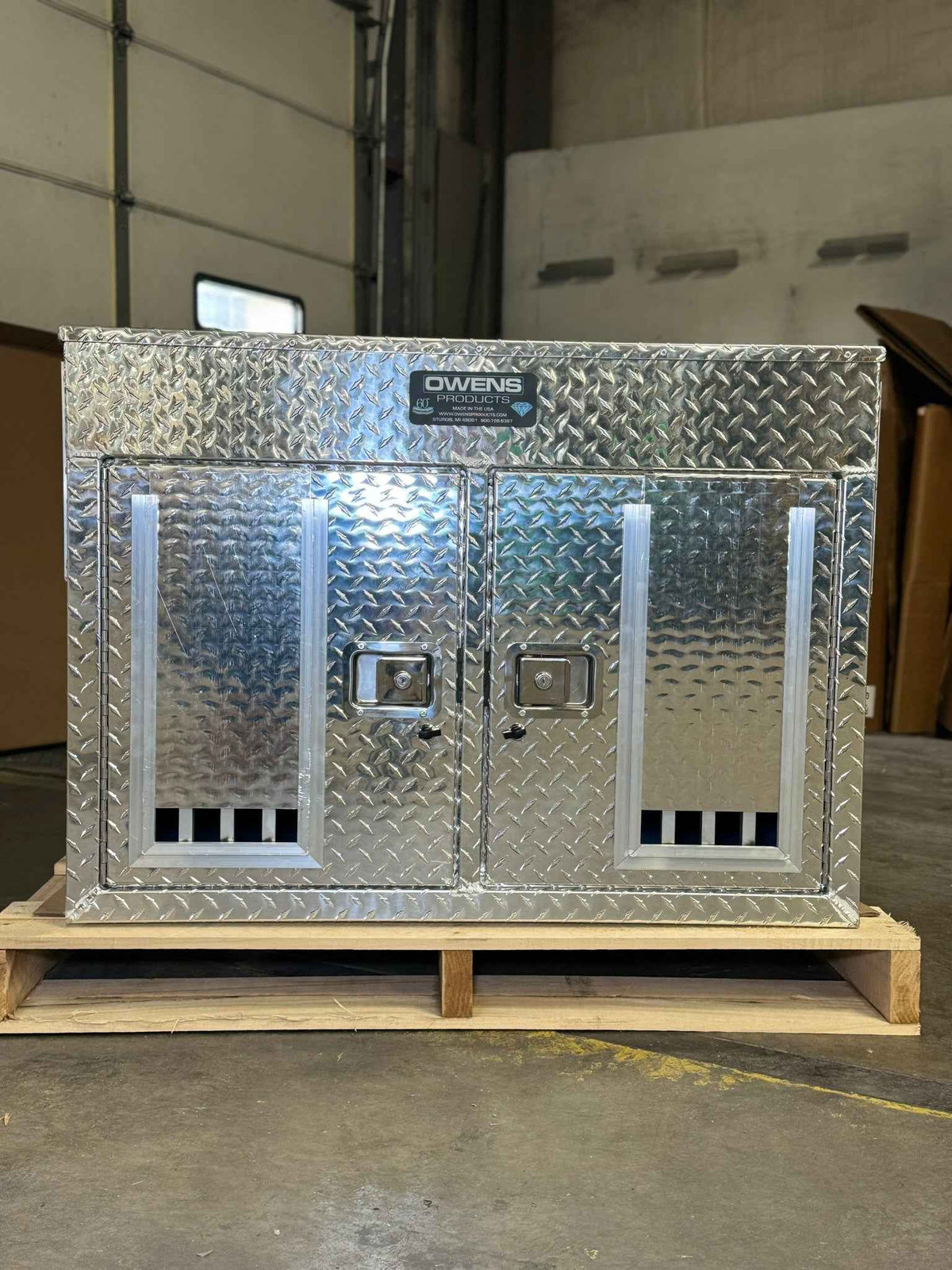 Dog Box 55061 Hunter Series Double Compartment / 38 W x 45 D x 28 H / Bear/Cat / Special Order / Striker Holes / Diamond Tread Aluminum / Owens Products