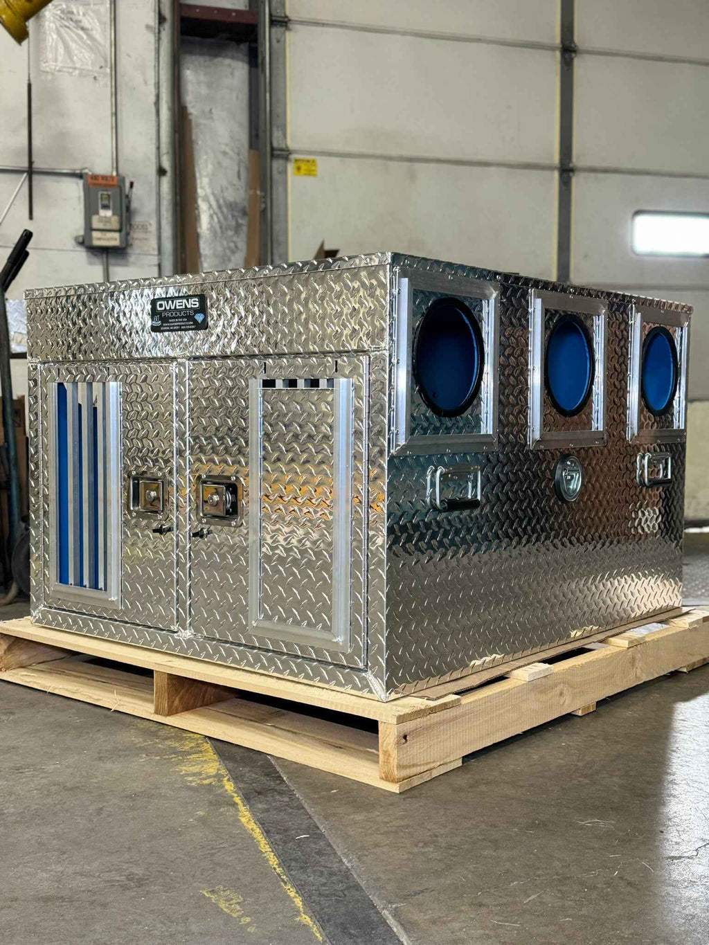 Dog Box 55061 Hunter Series Double Compartment / 38 W x 45 D x 28 H / Bear/Cat / Special Order / Striker Holes / Diamond Tread Aluminum / Owens Products