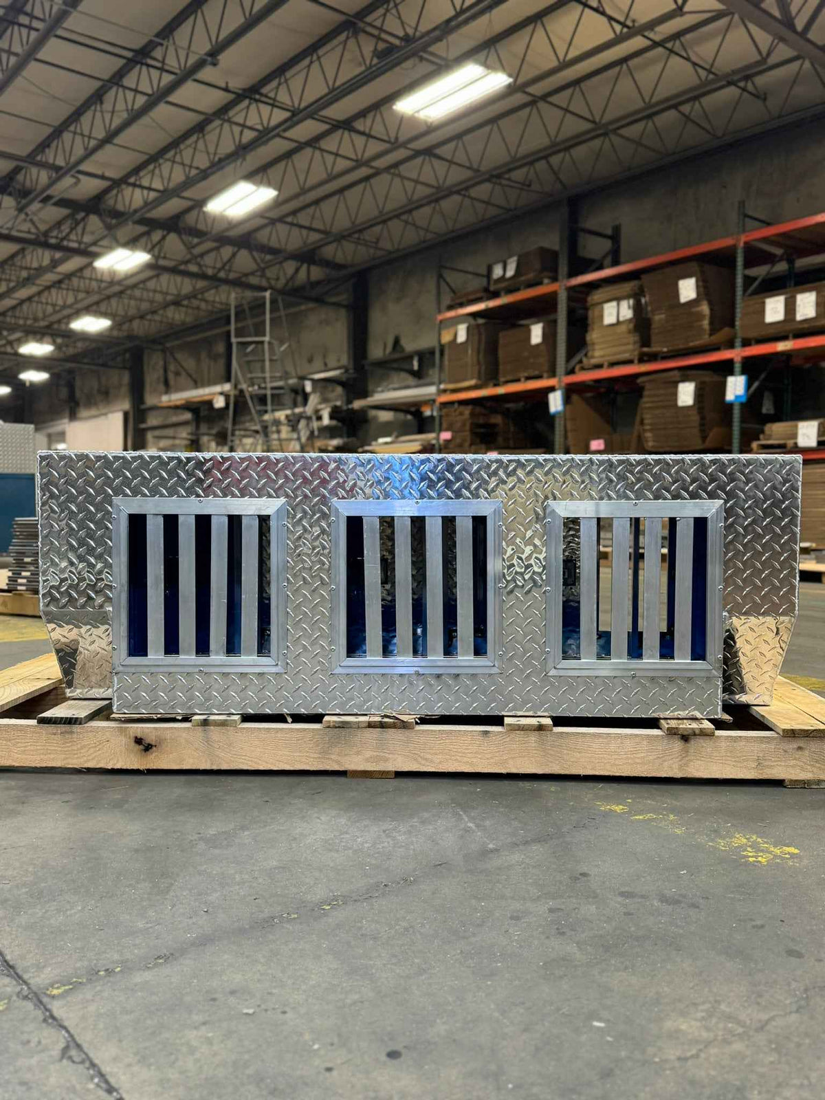 Dog Box 55029 Hunter Series Triple Compartment / 58.5 W X 22.25 D X 20 H / Door And Rear Vents / Diamond Tread Aluminum / Owens Products