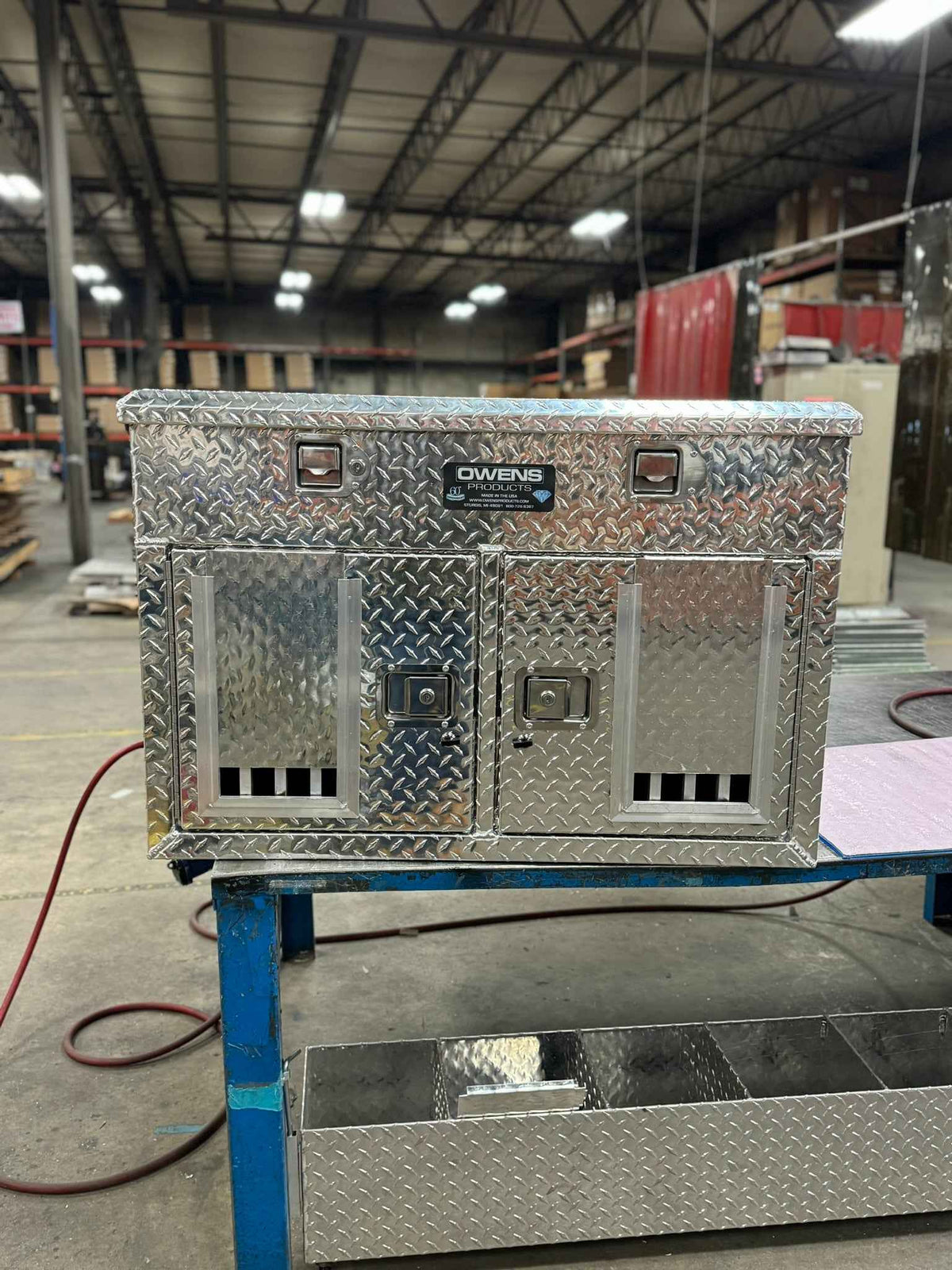 Dog Box 55005 Hunter Series Double Compartment with Top Storage / 38 W x 45 D x 26 H / Standard Vents / Diamond Tread Aluminum / Owens Products