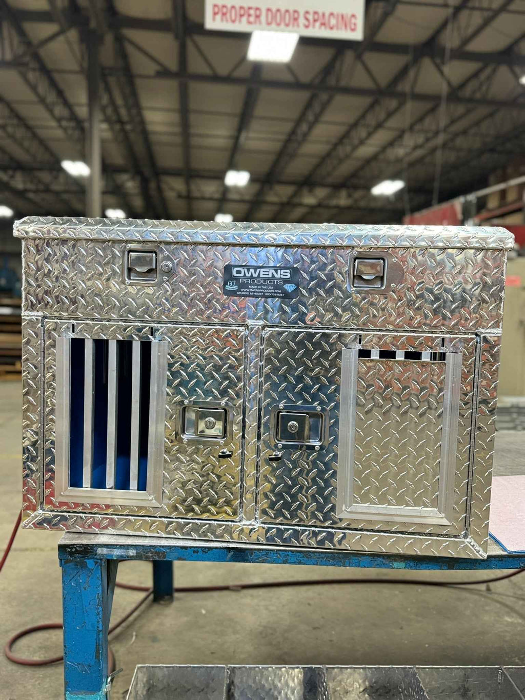 Dog Box 55005 Hunter Series Double Compartment with Top Storage / 38 W x 45 D x 26 H / Standard Vents / Diamond Tread Aluminum / Owens Products