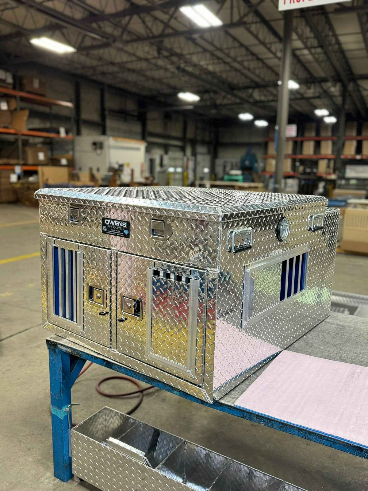 Dog Box 55005 Hunter Series Double Compartment with Top Storage / 38 W x 45 D x 26 H / Standard Vents / Diamond Tread Aluminum / Owens Products