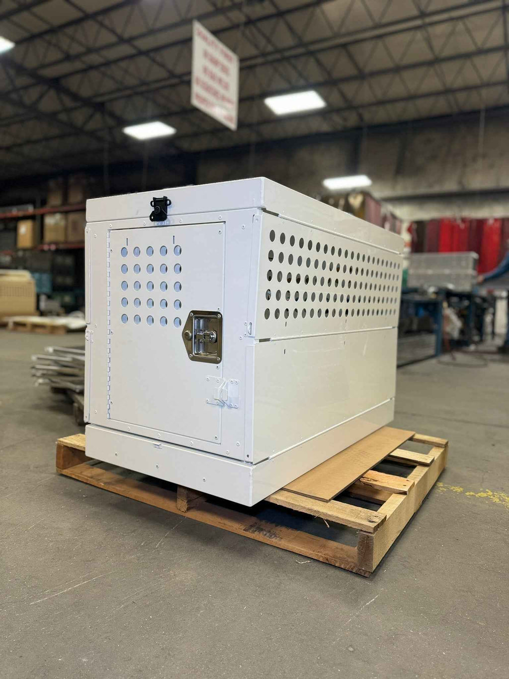 Dog Crate 55318 Professional K9 Series Large Collapsible Working Dog Crate / Single Compartment / 22.25 W x 34 D x 29 H / Mill Finish Aluminum / White / Owens Products