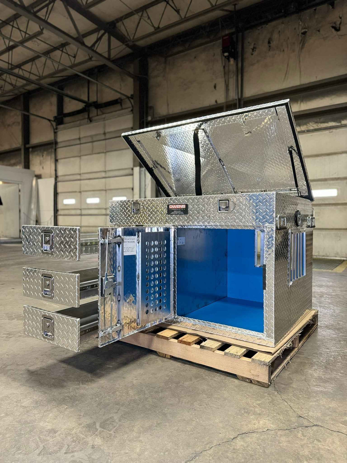 Dog Box 55106 Single Compartment Top And Side Storage UTV Dog Box / 46.5 W x 34.5 D x 32 H / All Season Vents / Diamond Tread Aluminum / Owens Products