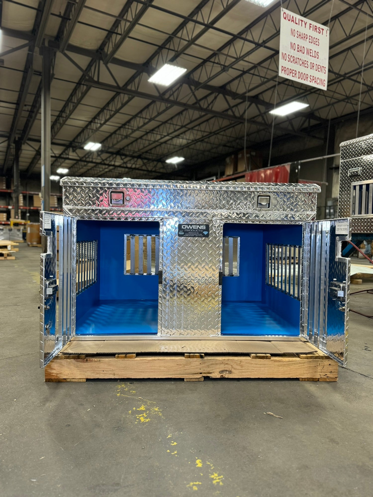 Dog Box 55119 Hunter Series Double Compartment / Top Storage / 48 W X 36 D X 31 H / Animal Control / Diamond Tread Aluminum / Owens Products