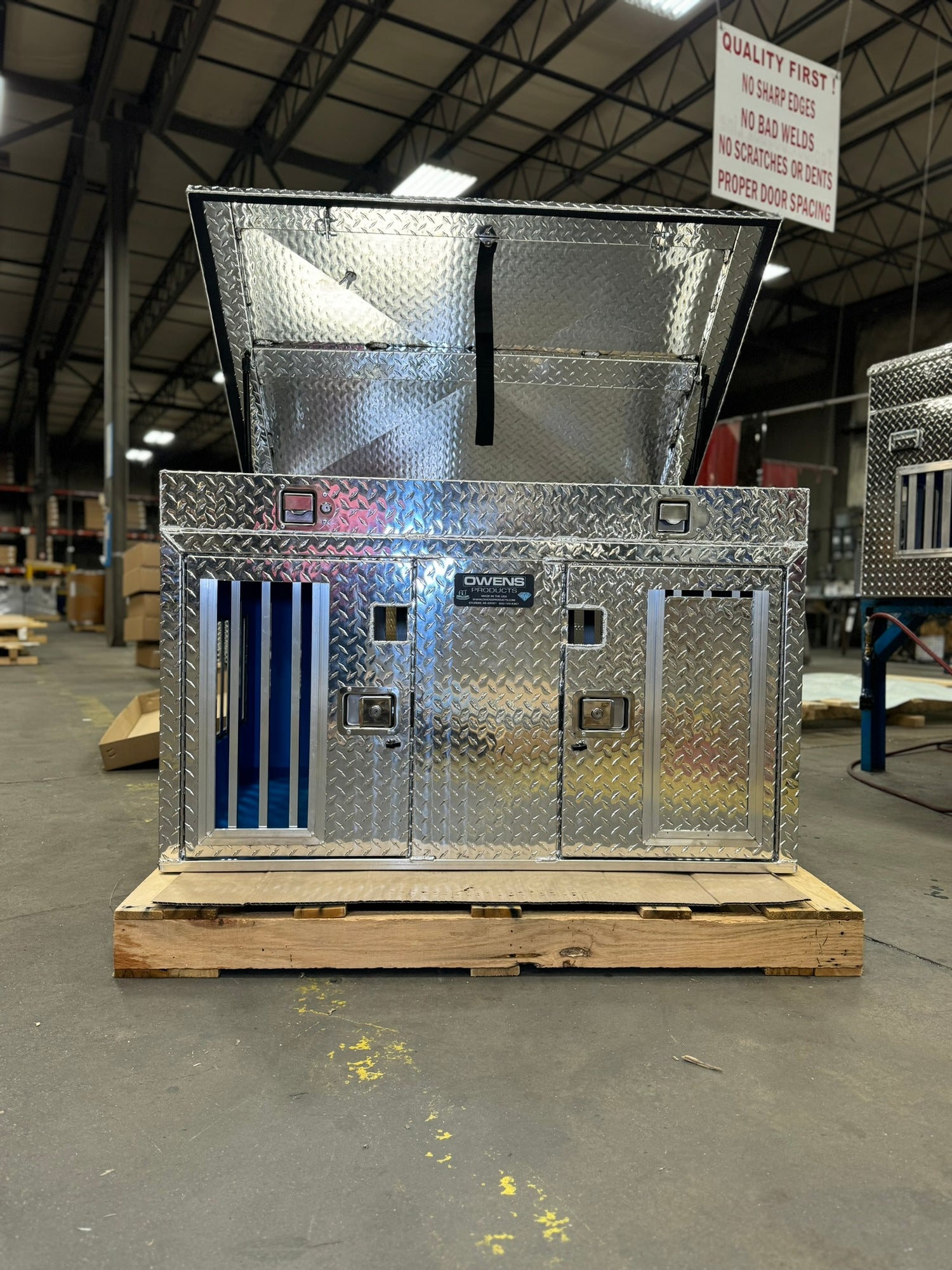 Dog Box 55119 Hunter Series Double Compartment / Top Storage / 48 W X 36 D X 31 H / Animal Control / Diamond Tread Aluminum / Owens Products