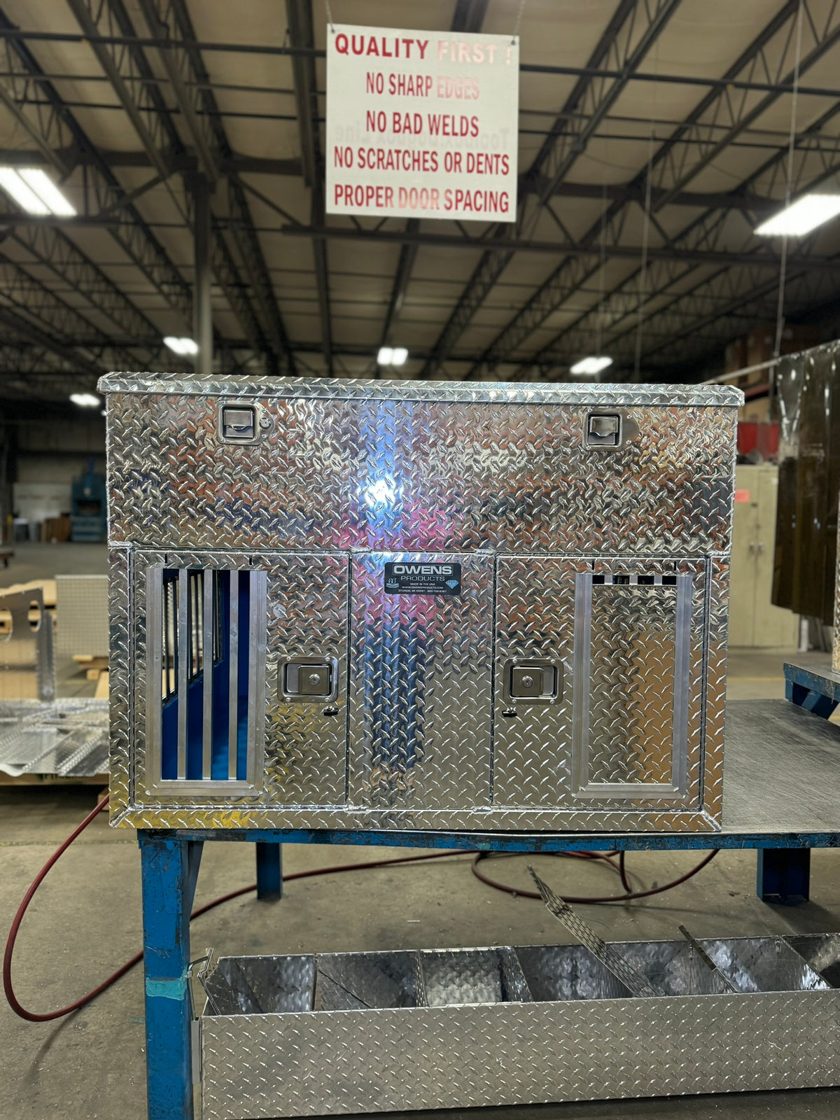 Double Compartment Top Storage Dog Box 55460 / Owens Products