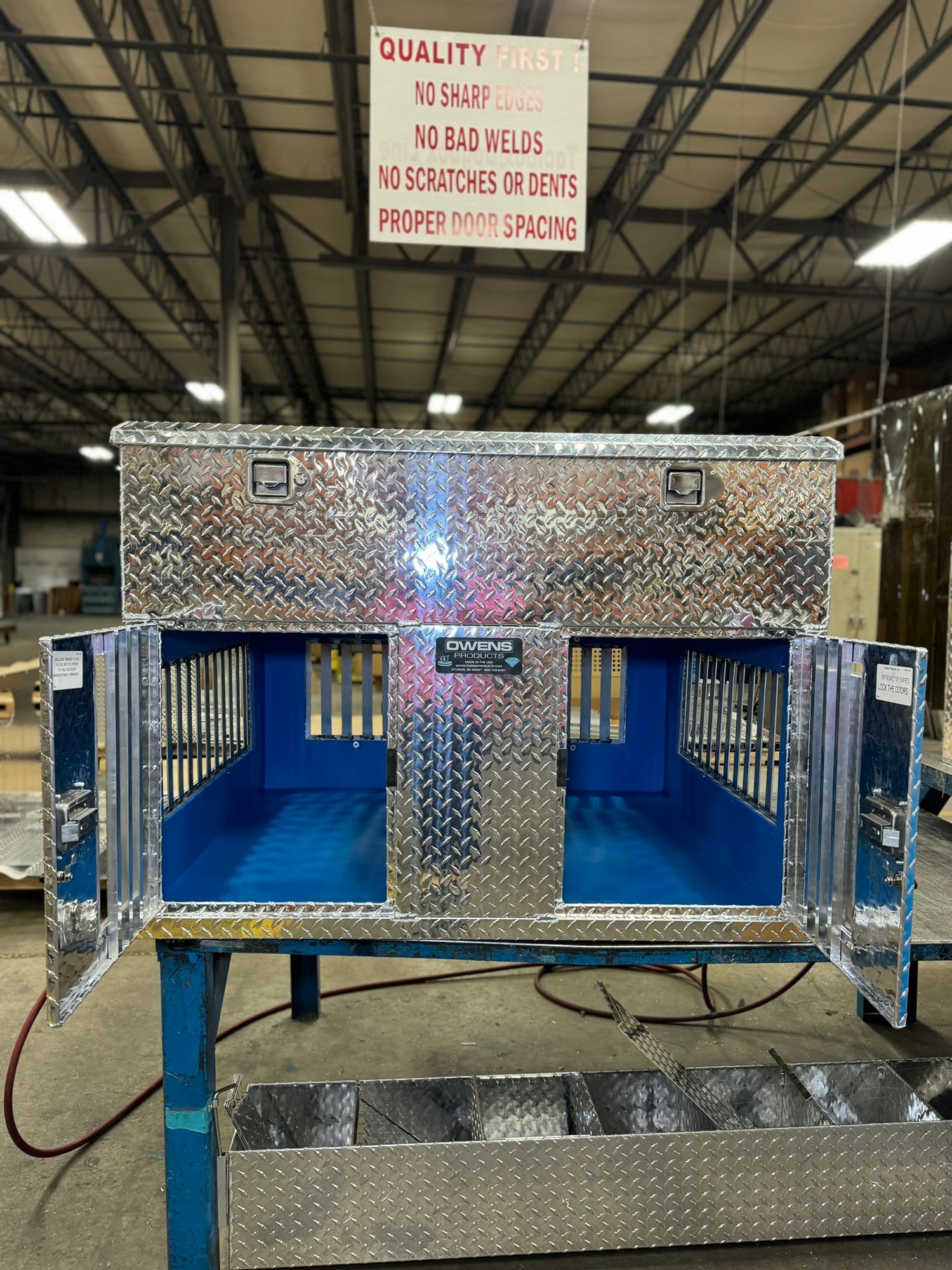 Double Compartment Top Storage Dog Box 55460 / Owens Products