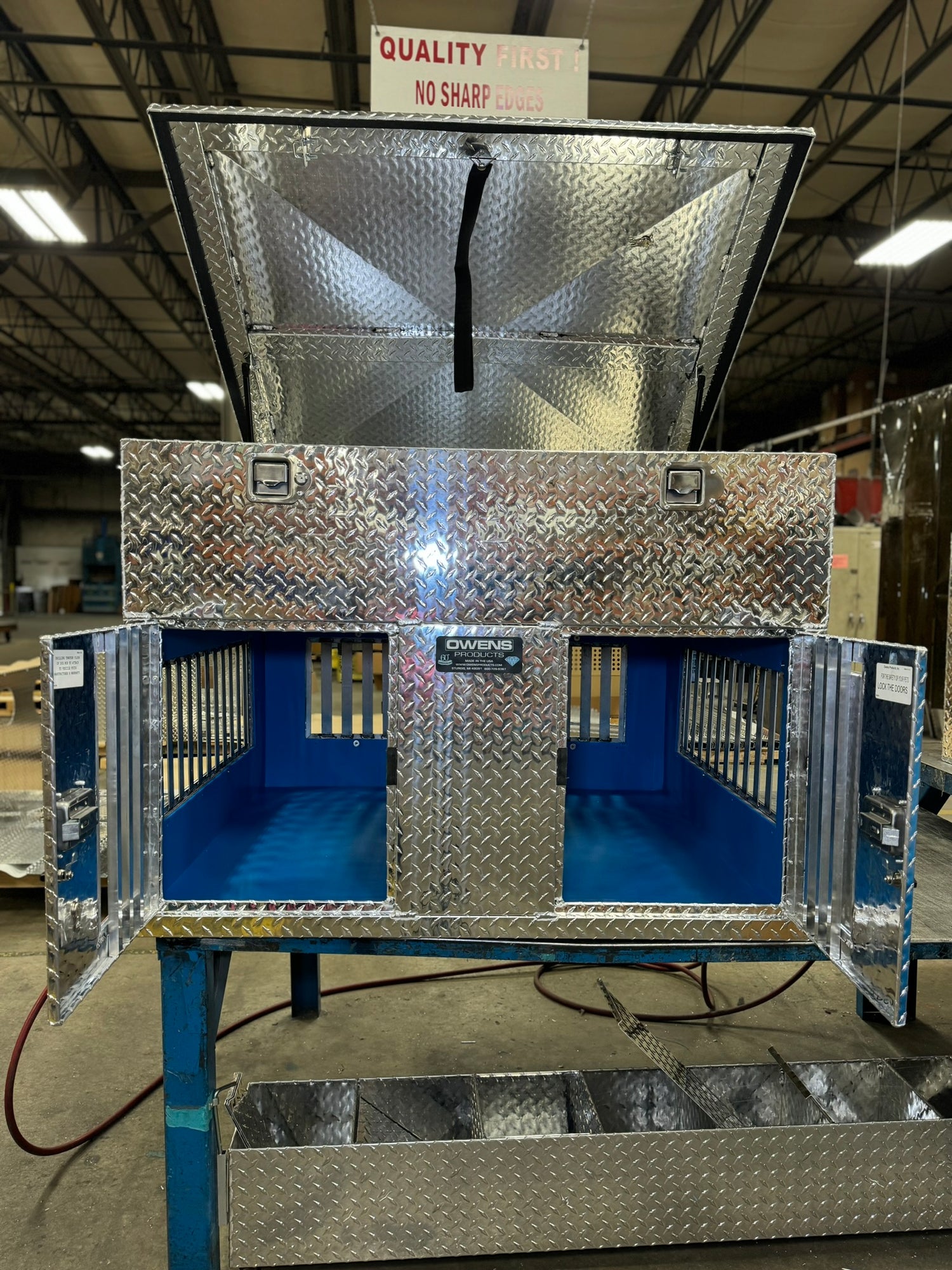 Double Compartment Top Storage Dog Box 55460 / Owens Products