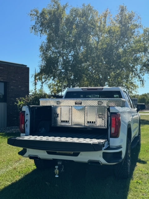 Dog Box 55072 Hunter Series Double Compartment with Top Storage / 71 W x 27 D x 25 H / Crossover / Standard Vents / Diamond Tread Aluminum / Owens Products