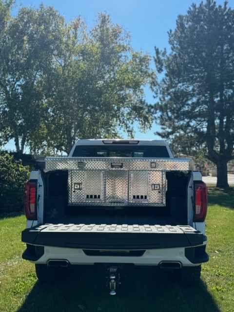 Dog Box 55072 Hunter Series Double Compartment with Top Storage / 71 W x 27 D x 25 H / Crossover / Standard Vents / Diamond Tread Aluminum / Owens Products