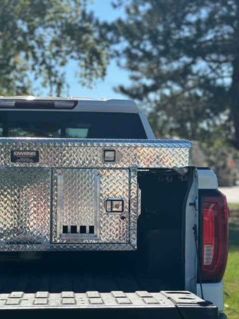 Dog Box 55072 Hunter Series Double Compartment with Top Storage / 71 W x 27 D x 25 H / Crossover / Standard Vents / Diamond Tread Aluminum / Owens Products