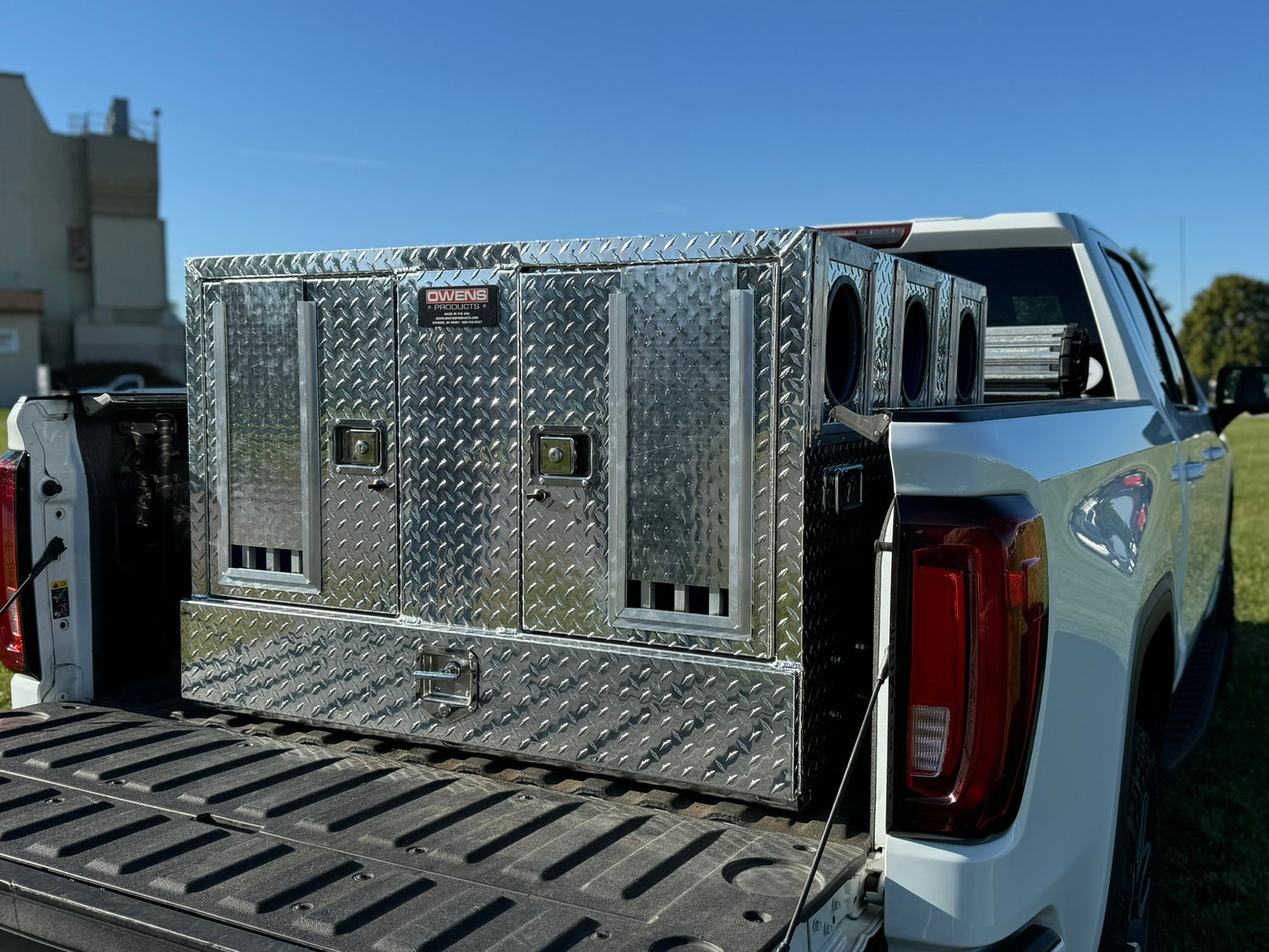 Dog Box 55080W Pro Hunter Series Double Compartment with Bottom Drawer / 46 W x 45 D x 32 H / Bear/Cat / Special Order / Striker Holes / Diamond Tread Aluminum / Owens Products