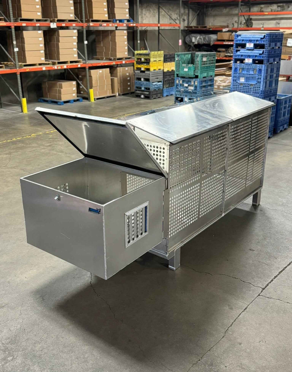 Dog Box 55600 Professional K9 Series Kennel / 46.5 W x 133 D x 63.5 H / Hole Ventilation / Mill Finish Aluminum / Owens Products