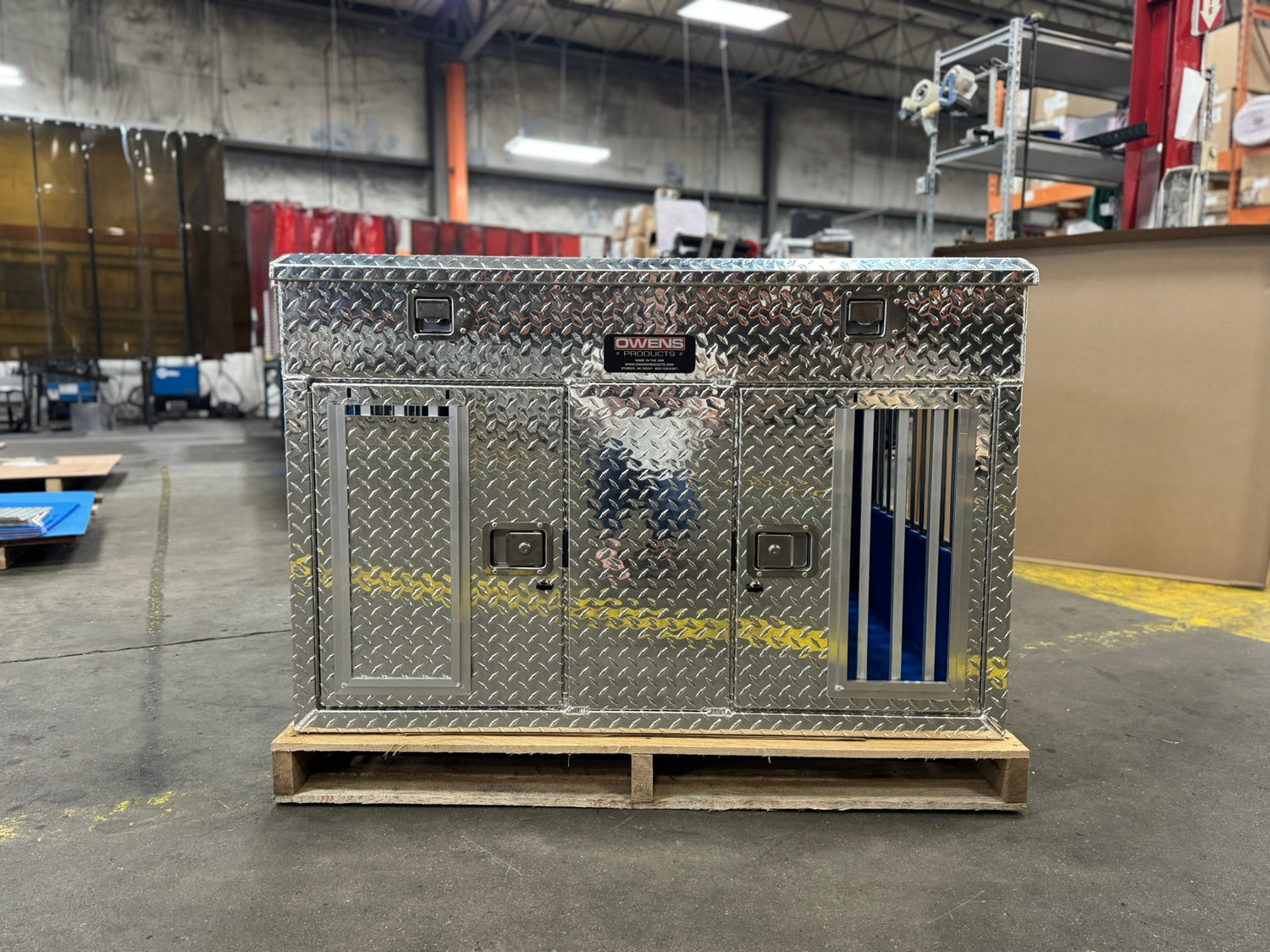 Dog Box 55044 Hunter Series Double Compartment with Top Storage / 48 W x 45 D x 32 H / Tall / All Seasons Vents / Diamond Tread Aluminum / Owens Products