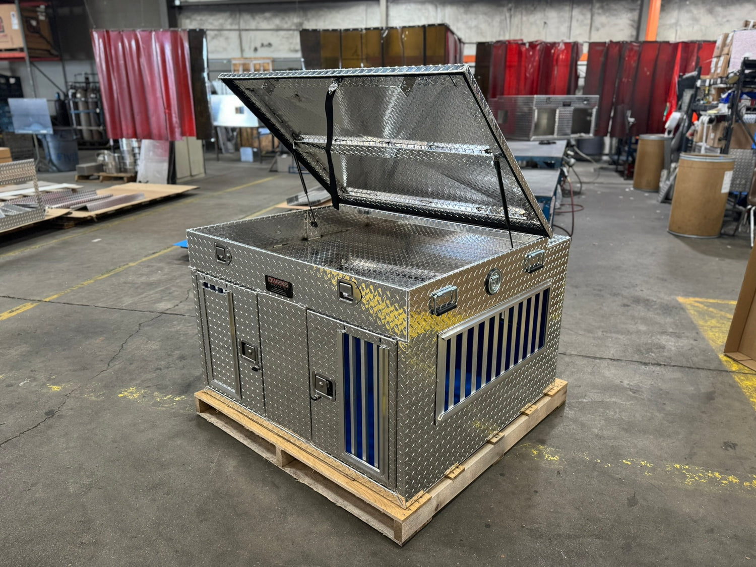 Dog Box 55044 Hunter Series Double Compartment with Top Storage / 48 W x 45 D x 32 H / Tall / All Seasons Vents / Diamond Tread Aluminum / Owens Products