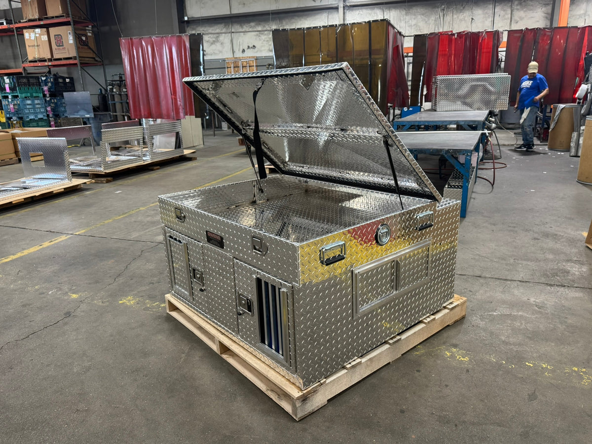 Dog Box 55006 Hunter Series Double Compartment with Top Storage / 48 W x 45 D x 26 H / Standard Vents / Diamond Tread Aluminum / Owens Products