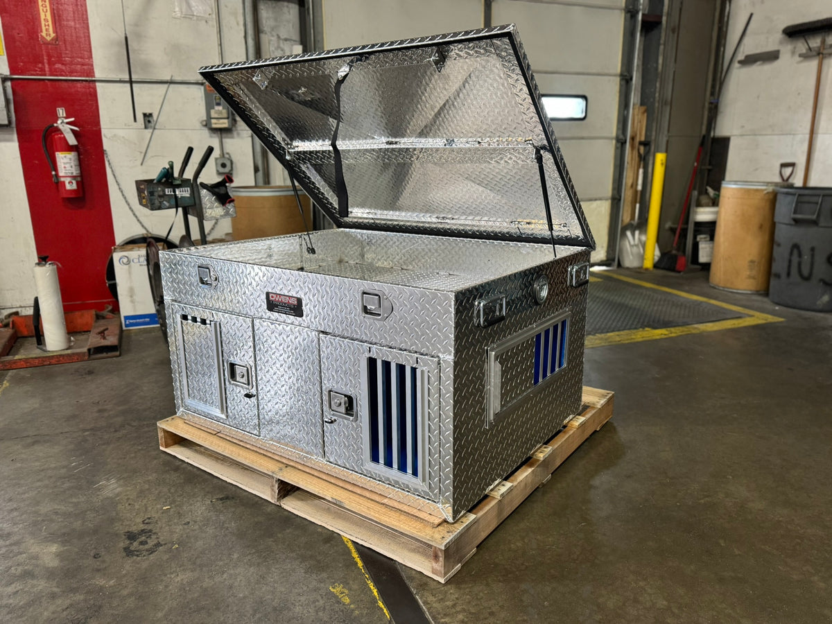 Dog Box 55030 Hunter Series Double Compartment with Top Storage / 48 W x 36 D x 26 H / Shallow / Standard Vents / Diamond Tread Aluminum / Owens Products